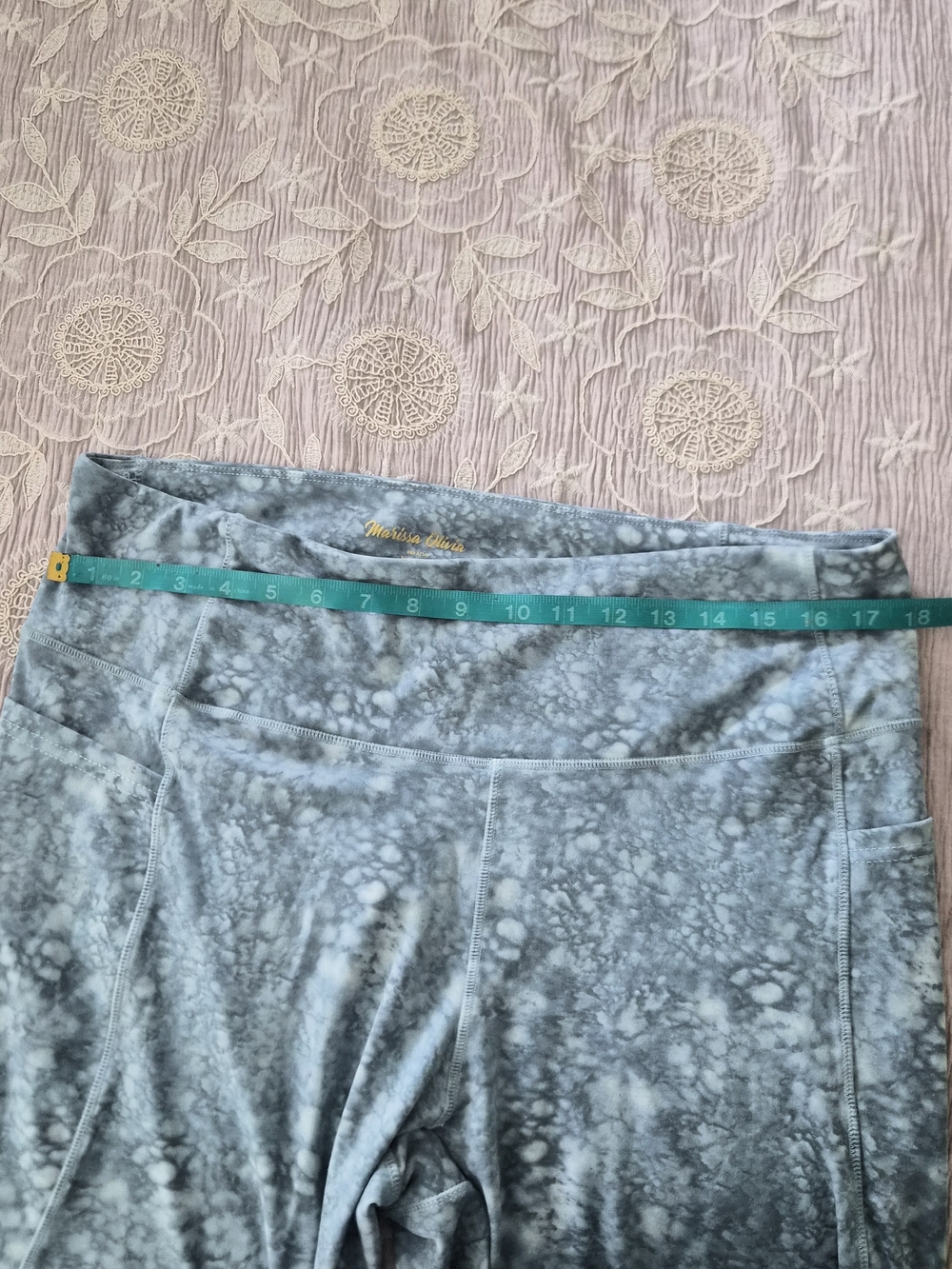 Marissa Olivia Blue Gray Marble Print Capri Leggings Size 2X with Pockets - Picture 3 of 11